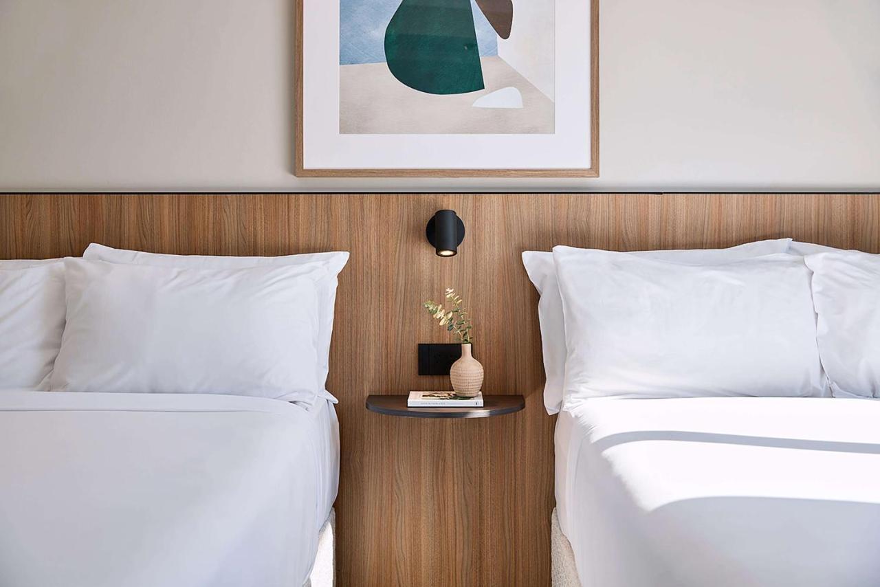 Petite Twin Room